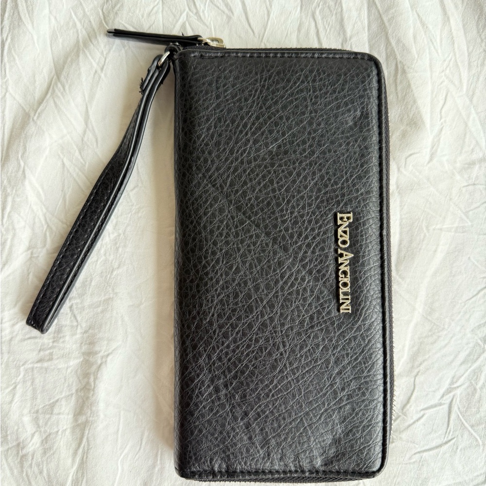 Enzo Angiolini Black Wallet with Wristlet